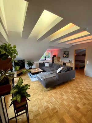 Helle 2-Zi.-Wg. mit Balkon, EBK & Stellplatz in Gröbenzell