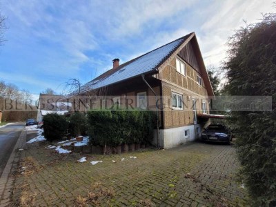 *Doppelhaushälfte mit Carport, Garten und Bach in Barntrup-Alverdissen *