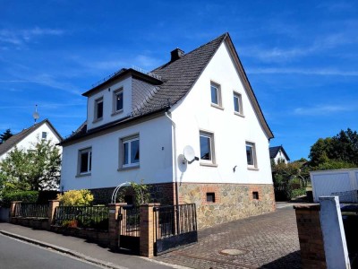 35444 Biebertal, Rodheim-Bieber

Wohnhaus mit großem Garten, Doppelgarage und Nebengebäude in ruhi