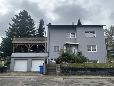 Familienidylle mit zwei Wohneinheiten, großem Garten und Traumterrasse–Zweifamilienhaus in begehr