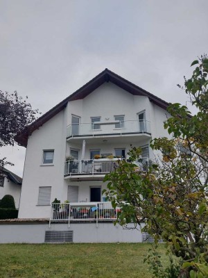 Moderne u. helle 3 ZW im DG mit großem Südbalkon