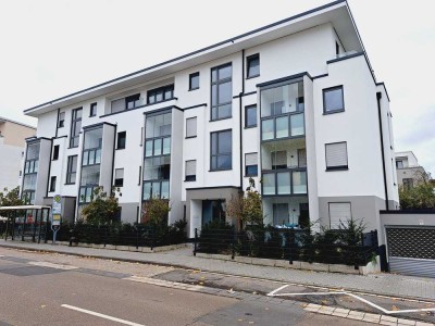 Vierzimmerzimmerwohnung mit Einbauküche und Balkon in Mainz-Weisenau