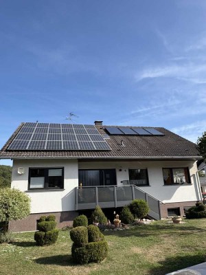 Gepflegtes Einfamilienhaus mit Pool und großem Garten in Boos/Nahe