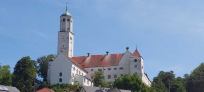 Kirchheim, Anwesen in Ortsrandlage