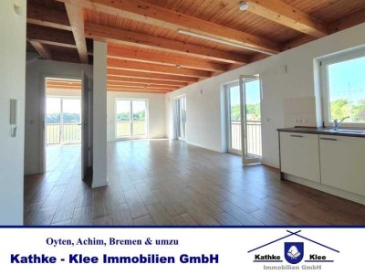 Einzugsbereit und neuwertig: Moderne 4-Zimmer-Maisonettewohnung mit unverbaubarem Blick auf Felder