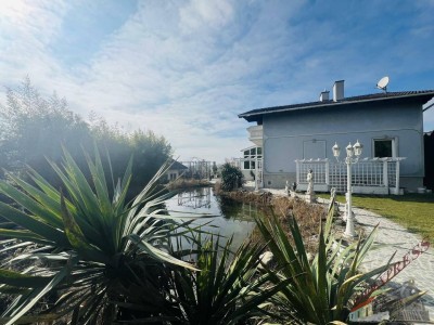 Familienjuwel mit Gartenparadies! Garage! Wintergarten! Teich! Aussicht zur Burg Kreuzenstein!