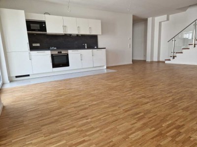 Moderne Maisonette-Wohnung über zwei Etagen (2. - 3.OG) in NB-Mehrfamilienhaus