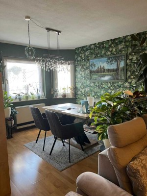 Provisionsfreie 3,5-Zimmer-Wohnung mit Balkon, Einbauküche und 2 Stellplätzen in Frickenhausen
