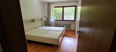Möblierte, gepflegte 2,5-Raum-Hochparterre-Wohnung mit Terrasse + Garten und EBK in Bayrisch Gmain