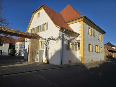 Luxuriöse Familienwohnung im kernsanierten Denkmal - "Altes Jagdhaus"