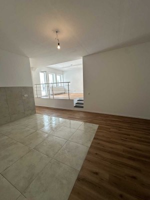 Luxuriöse 4-Zimmer-Wohnung mit Wintergarten & Balkon – Erstbezug nach Kernsanierung in Hameln