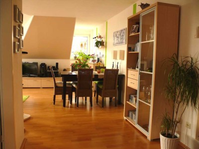 Attraktive 3-Zimmer Dachgeschosswohnung im Südviertel Marburg