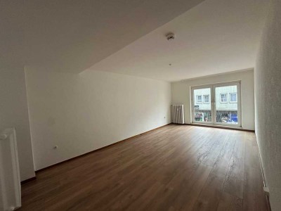 ***Frisch renovierte 3,5 Zimmer-Whg. in Rheydt***