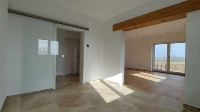 Erstbezug mit Balkon und EBK: Exklusive 5-Raum-Wohnung mit gehobener Innenausstattung in Winterbach