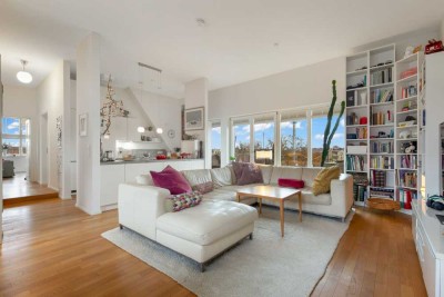 Dachgeschossjuwel in ruhiger Oase in Spandau mit zwei Stellplätzen inklusive