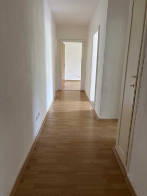 Schöne-3 Zimmer Wohnung in Erbach !