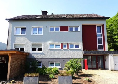 Gepflegte ca. 89 m² große DG-Wohnung mit großem Wohn-/Esszimmer, Tageslichtbad und