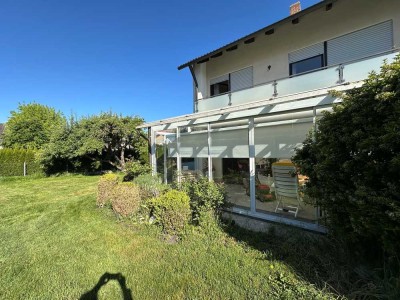 Viel Platz für eine Familie! REH mit Wintergarten und Garage in sehr schöner und ruhiger Lage!