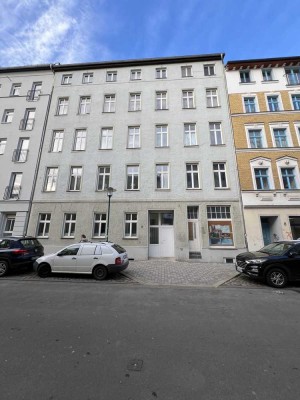 Riesige 3 Raum-Maisonette-Wohnung mit Einbauküche und Kellerraum