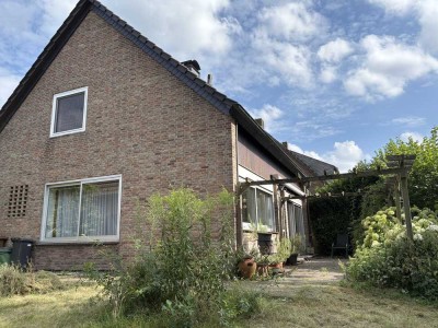Ruhiges Einfamilienhaus im Grünen
