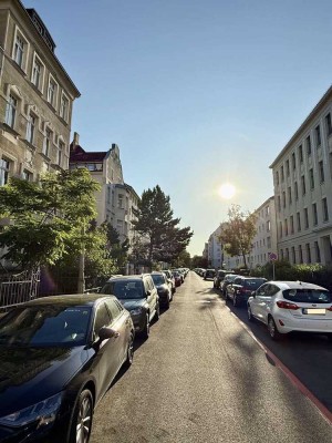 *** 3 Zimmerwohnung mit Balkon, Parkett und Aufzug! ***