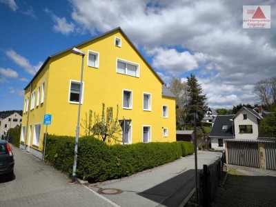 Kleine 2-Raum-Wohnung im Dachgeschoss mit Einbauküche in Sehmatal-Sehma!