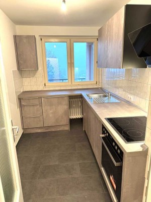 1 ZKBB  renoviert - neue Einbauküche - hell-ruhig grün - toller Blick