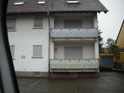 Vollständig renovierte 2 Zimmer - Wohnung mit Balkon in Heidesheim