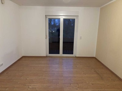 Stilvolle, vollständig renovierte 3-Zimmer-Wohnung mit Balkon und EBK in Glienicke/Nordbahn