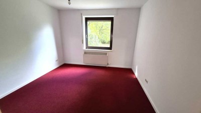 Gut geschnittene 2 Zimmer Wohnung in Gerresheim mit kleinem Garten und Tiefgaragenplatz