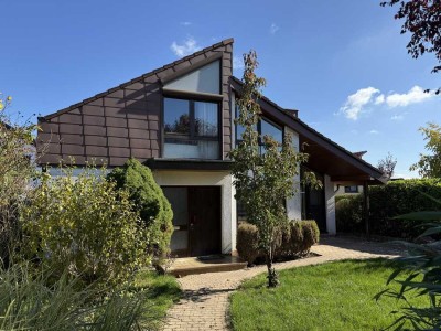 REIZVOLLES
EINFAMILIENHAUS MIT GARAGE