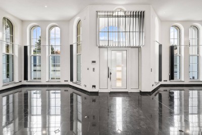 Moderne Villa mit traumhaftem Ausblick am wunderschönen Gießhübl