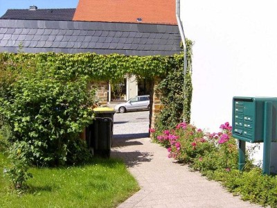 Renovierte 2-Raum-Wohnung mit unverbaubarem Fernblick und kostenfreiem WLAN