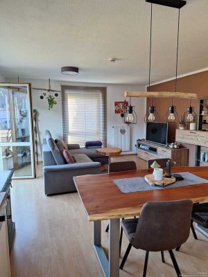 Helle 3-Zimmer-Wohnung mit Balkon in Obermässing