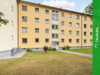 +++Helle Etagenwohnung mit Loggia und Außenstellplatz - ca 4,8 % Rendite+++