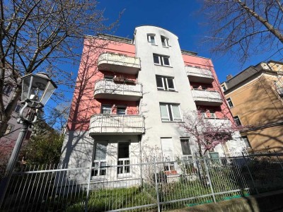 Gepflegtes Mehrfamilienhaus mit 14 Wohnungen und 10 Garagen in ruhiger Wohnlage im Dresdner Westen