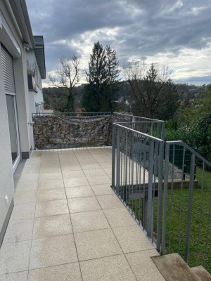 Schöne 50,5m2 Singlewohnung mit kleinen Garten und großer Terrasse Nähe LKH und Privatklinik Ragnitz. TG - Platz im Eigentum