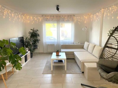 Moderne 2 Zimmer-Altbauwohnung in Bergisch Gladbach-Gronau