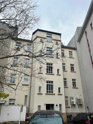 Frisch hergerichtete 2-Zimmer-Wohnung mit Tageslichtbad