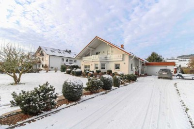 Familienidyll mit großem Garten und Doppelgarage in naturnaher Lage