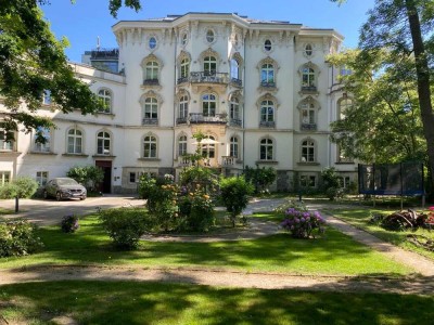 Wohnen in der schönsten Villa Leipzigs - ideal für Singles oder Paare (optional teilmöbliert)