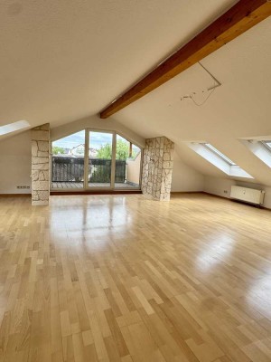 Dachgeschosswohnung mit Balkon in zentraler Lage von Schwetzingen