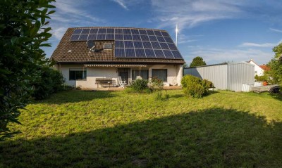 Ruhiges Eigenheim mit Photovoltaikanlage und vielfältigen Möglichkeiten für Handwerk und Kreativität