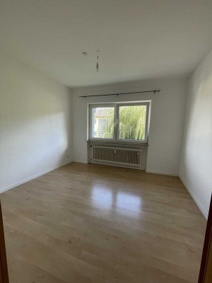 Ansprechende 3-Zimmer-Wohnung mit Balkon und Gartenbenutzung