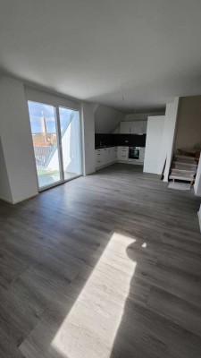 ELEGANTE 3,5 Zimmer-Maisonette mit Balkon im Zentrum Sindelfingens