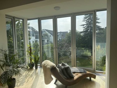 Sehr schöne 4-Zimmer Wohnung mit Balkonen und Blick ins Grüne in Düsseldorf-Kaiserswerth