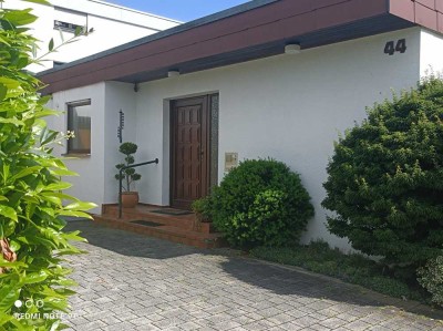 Ruhig gelegener Bungalow mit herrlichem Garten und Sauna