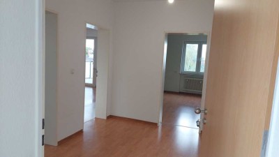 Attraktive 3-Zimmer Wohnung mit Balkon im 3. OG in Waldbüttelbrunn