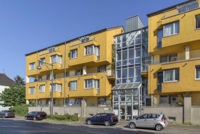 Zentral Wohnen in Krefeld - schöne Dachgeschosswohnung mit Laminatboden