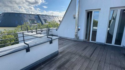 lichtdurchflutete Penthouse-Wohnung in Berlin-Steglitz